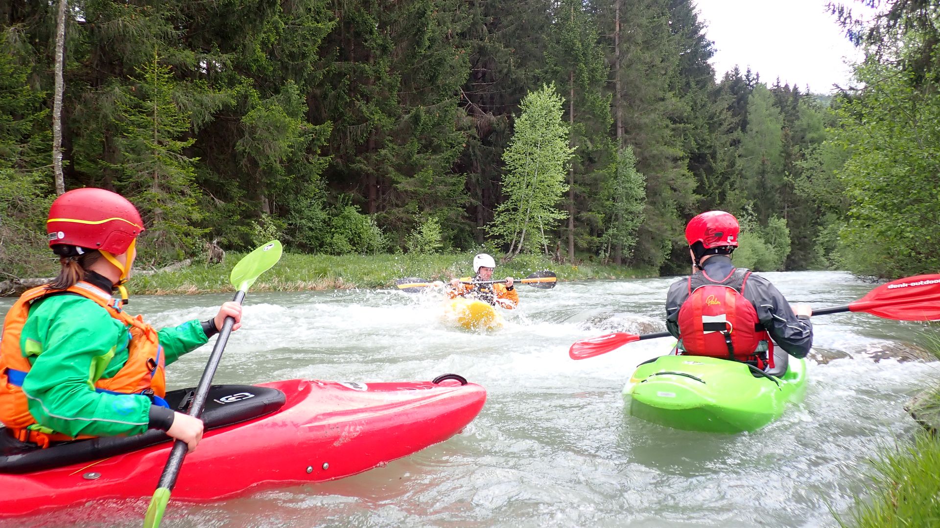 Kajak, Fluss Taurach (süd), Abschnitt Mauterndorf - Tamsweg ein paar Kehrwässer gibt es 🛶 LFC