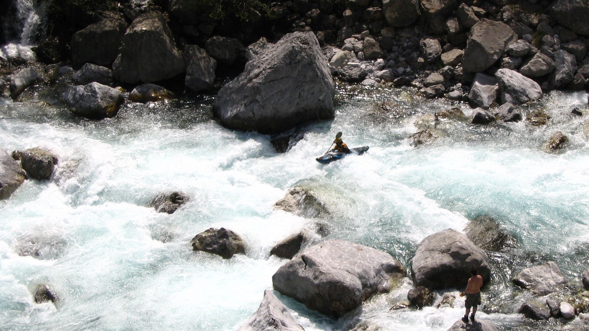 Kajak, Fluss Shala, Abschnitt Berat Lumi - Bregu Lumi viele Felsen 🛶 Boni