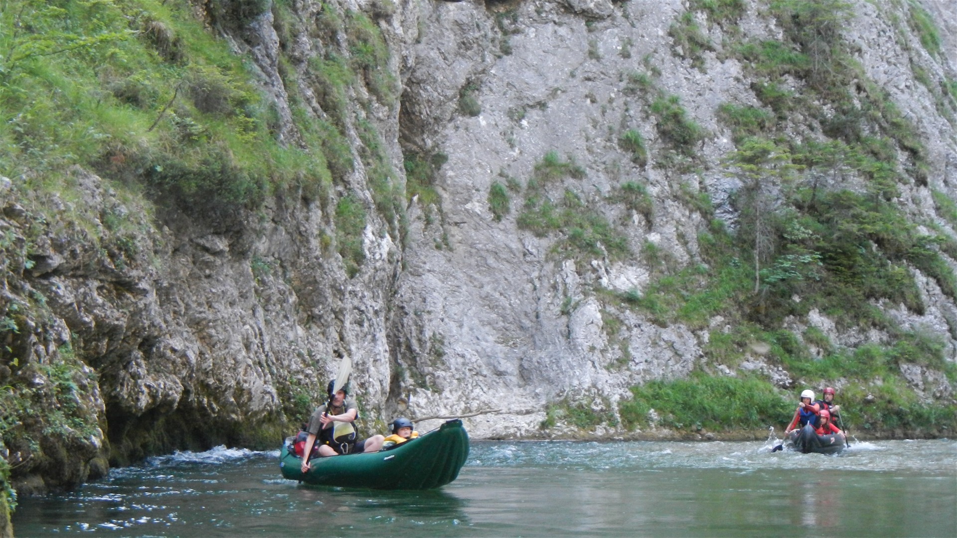 Kajak, Fluss Salza, Abschnitt Greith - Weichselboden (Klausgraben) hohe Felswände und Prallwände 🛶 LFC