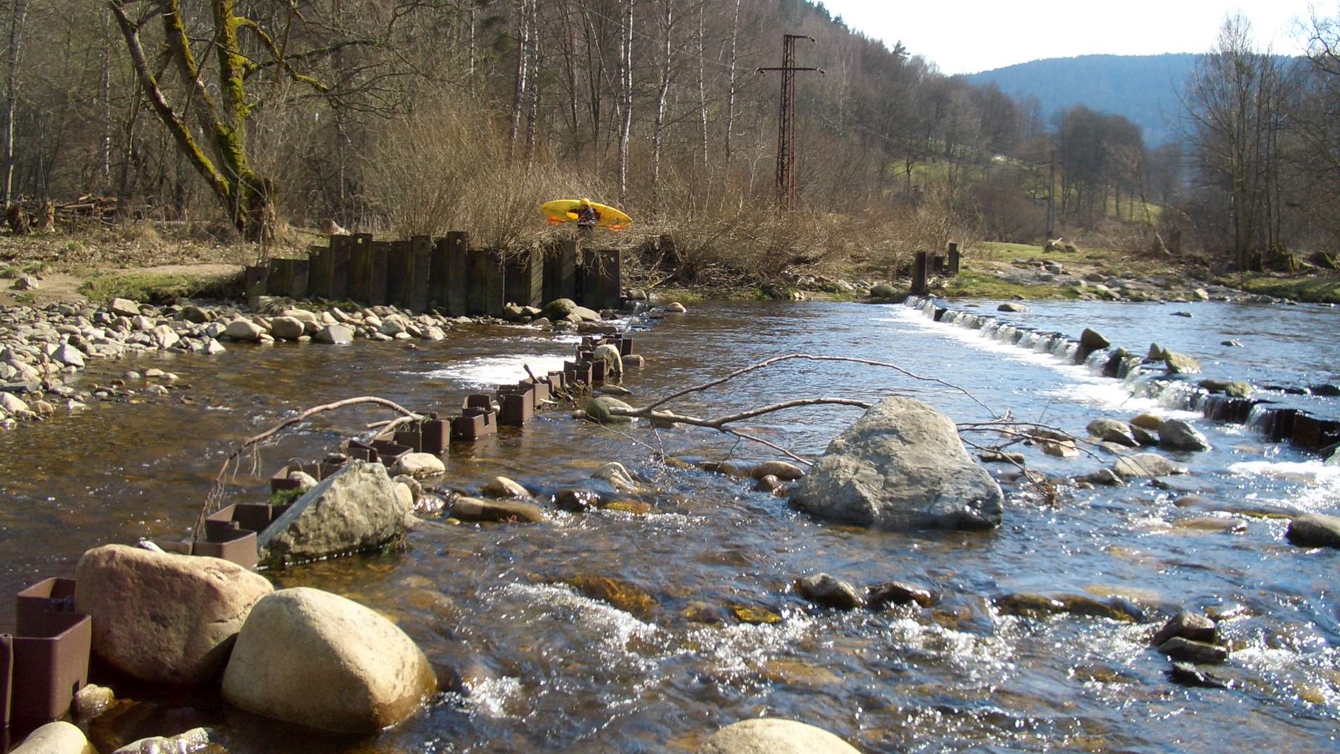 Kajak, Fluss Otava, Abschnitt Čeňkova Pila - Annín wer baut so einen Schwachsinn? 