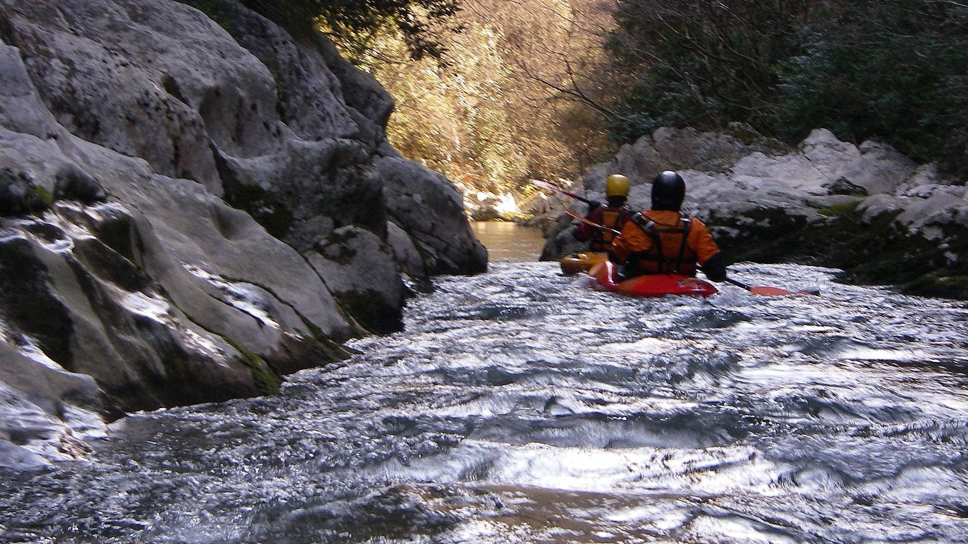 Kajak, Fluss Bussento, Abschnitt Sanza - Stausee (Schlucht) eine der vielen Stufen 🛶 Nicole D., Thorsten D.