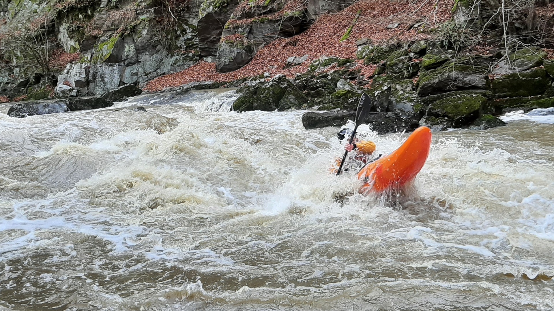 Kajak, Fluss Aschach, Abschnitt Kropfmühle - Steinwänd (Waldschlucht) Schlüsselstelle 🛶 Claus K.