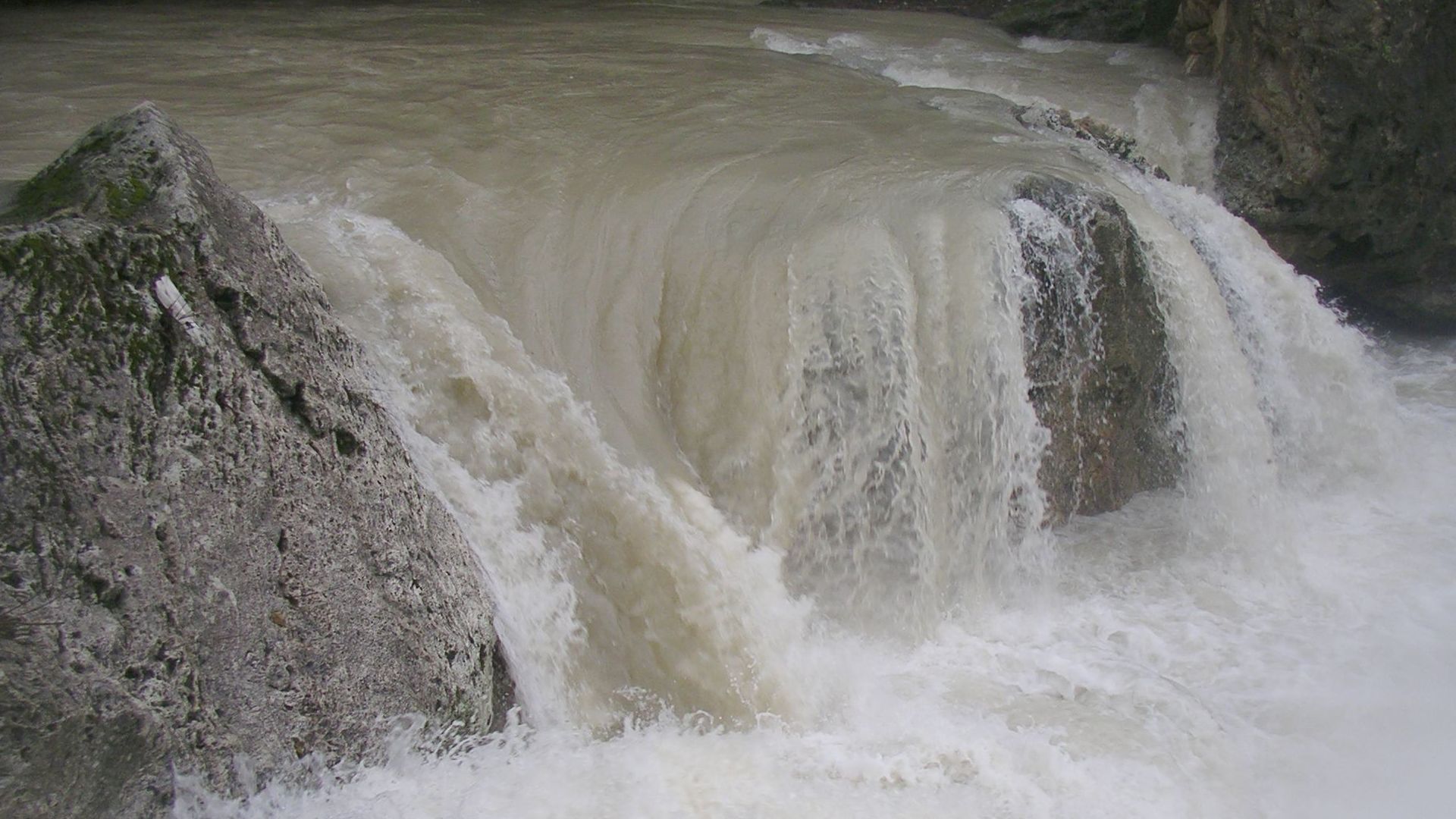 Kajak, Fluss Sele, Abschnitt Oliveto Citra - Contursi Terme der 4m Wasserfall 