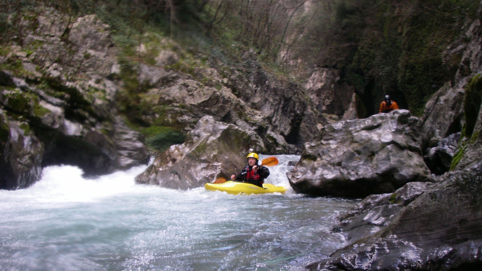 Kajak, Fluss Lao, Abschnitt Laino Borgo - Papasidero (Schlucht) einer der Abfälle 🛶 Monika R.