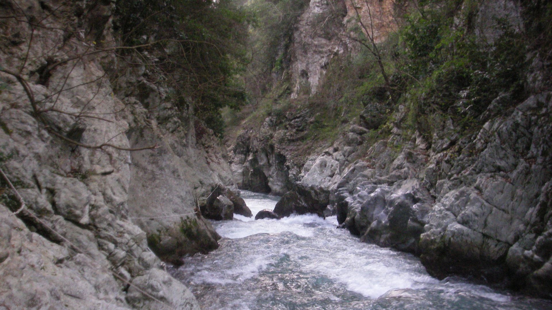 Kajak, Fluss Lao, Abschnitt Laino Borgo - Papasidero (Schlucht) die "Zwangspassage" 