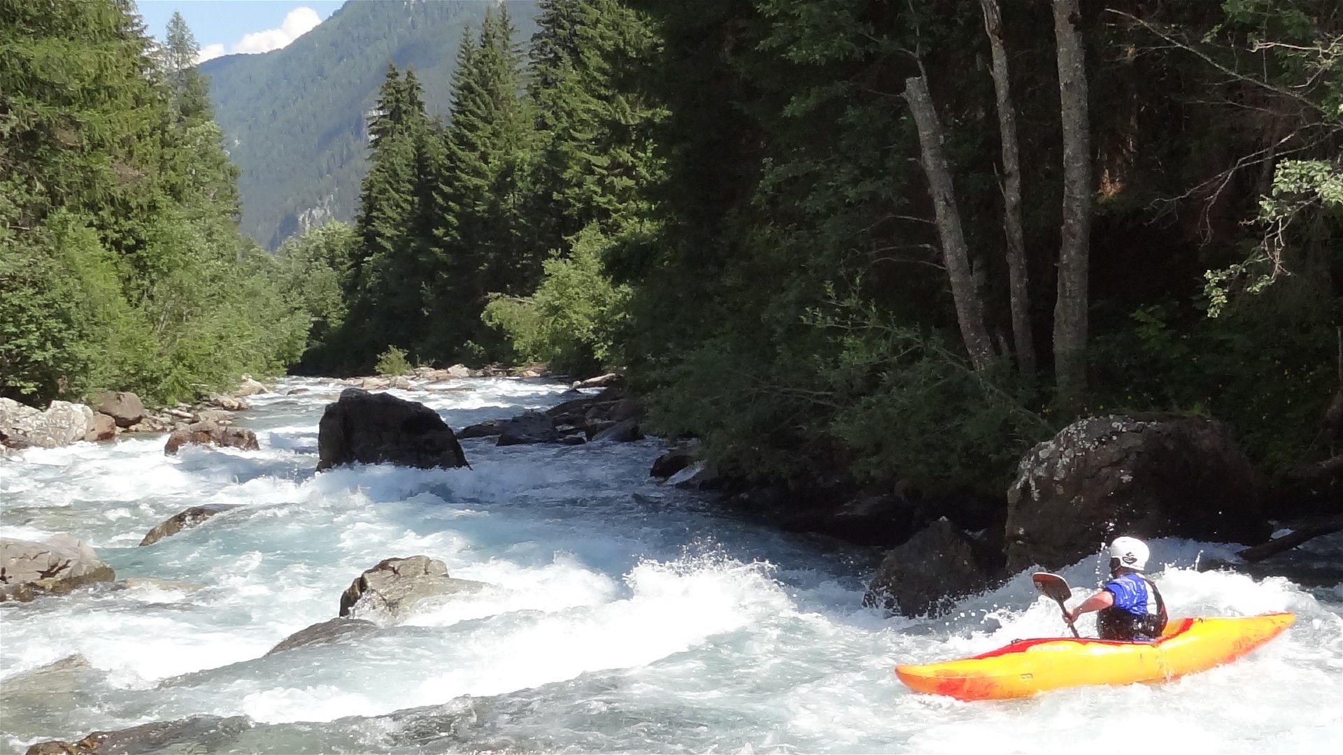 Kajak, Fluss Defereggenbach, Abschnitt St. Jakob - St. Veit (Standardstrecke) Standarstrecke - Schlüsselstelle 🛶 Max R.