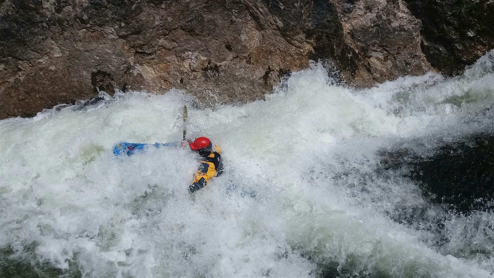 Kajak, Fluss Vorderer Rettenbach, Abschnitt Brücke - Stausee 1. Klamm 🛶 David B.