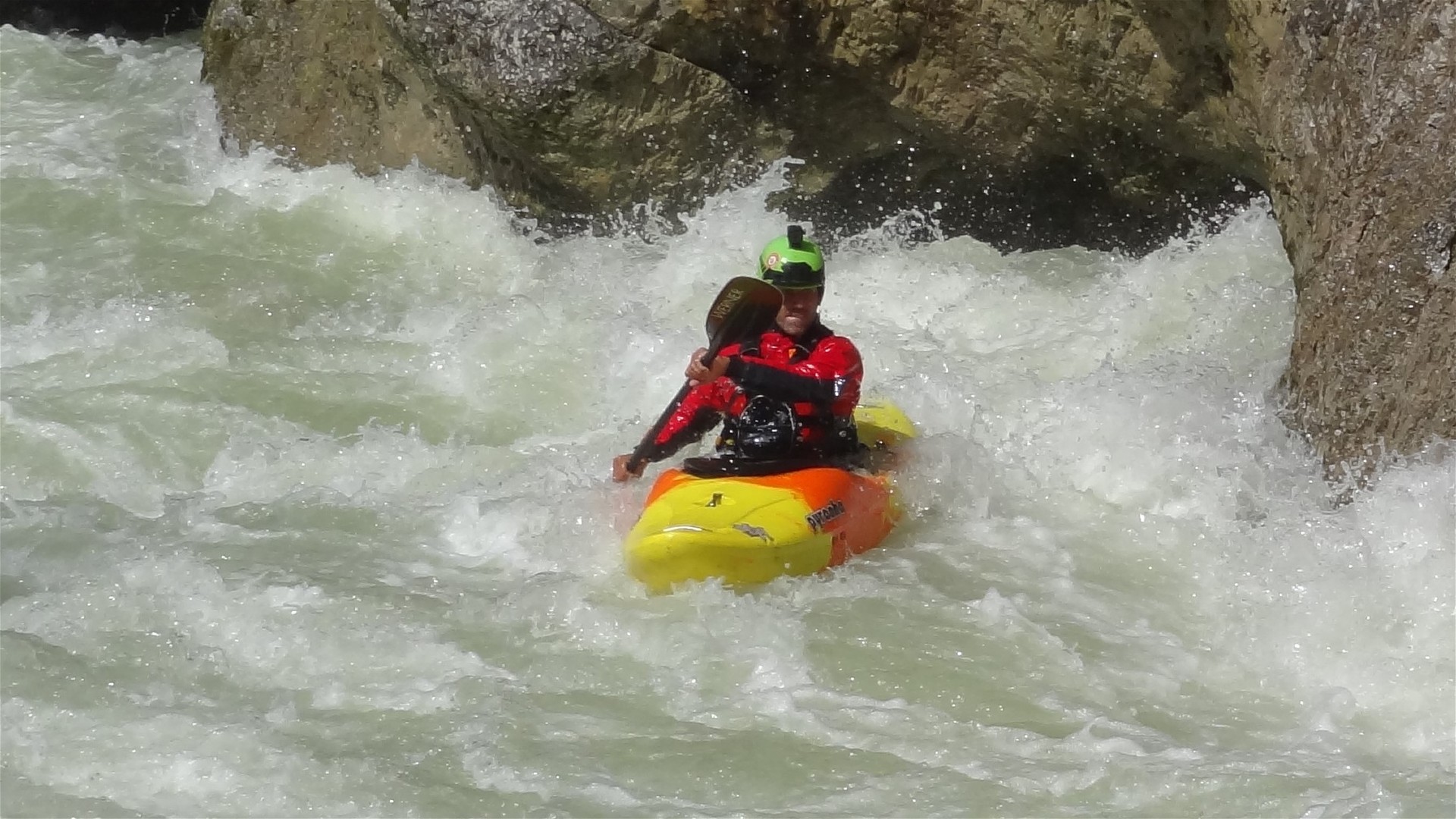 Kajak, Fluss Brandenberger Ache, Abschnitt Unterlauf (Saugraben) Saugraben 🛶 Lukas S.