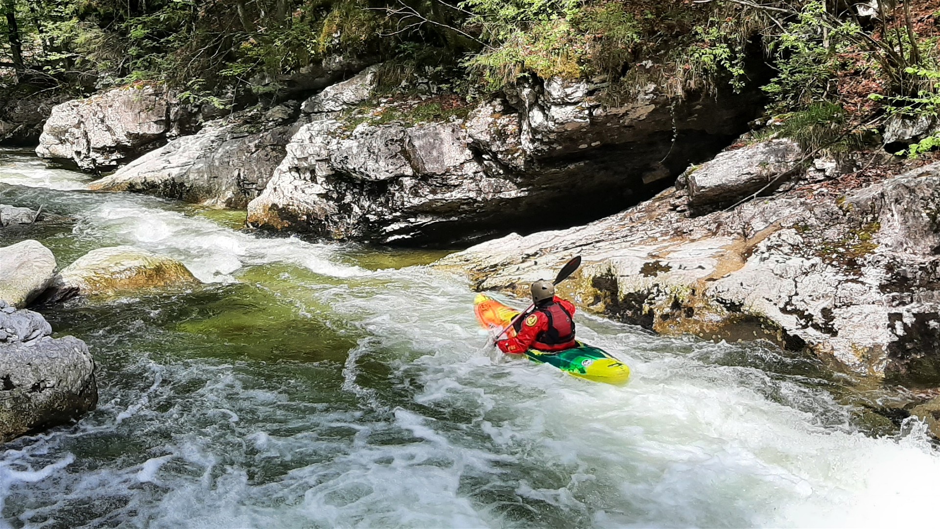 Kajak, Fluss Rettenbach, Abschnitt Standardstrecke schöne Felslandschaft 