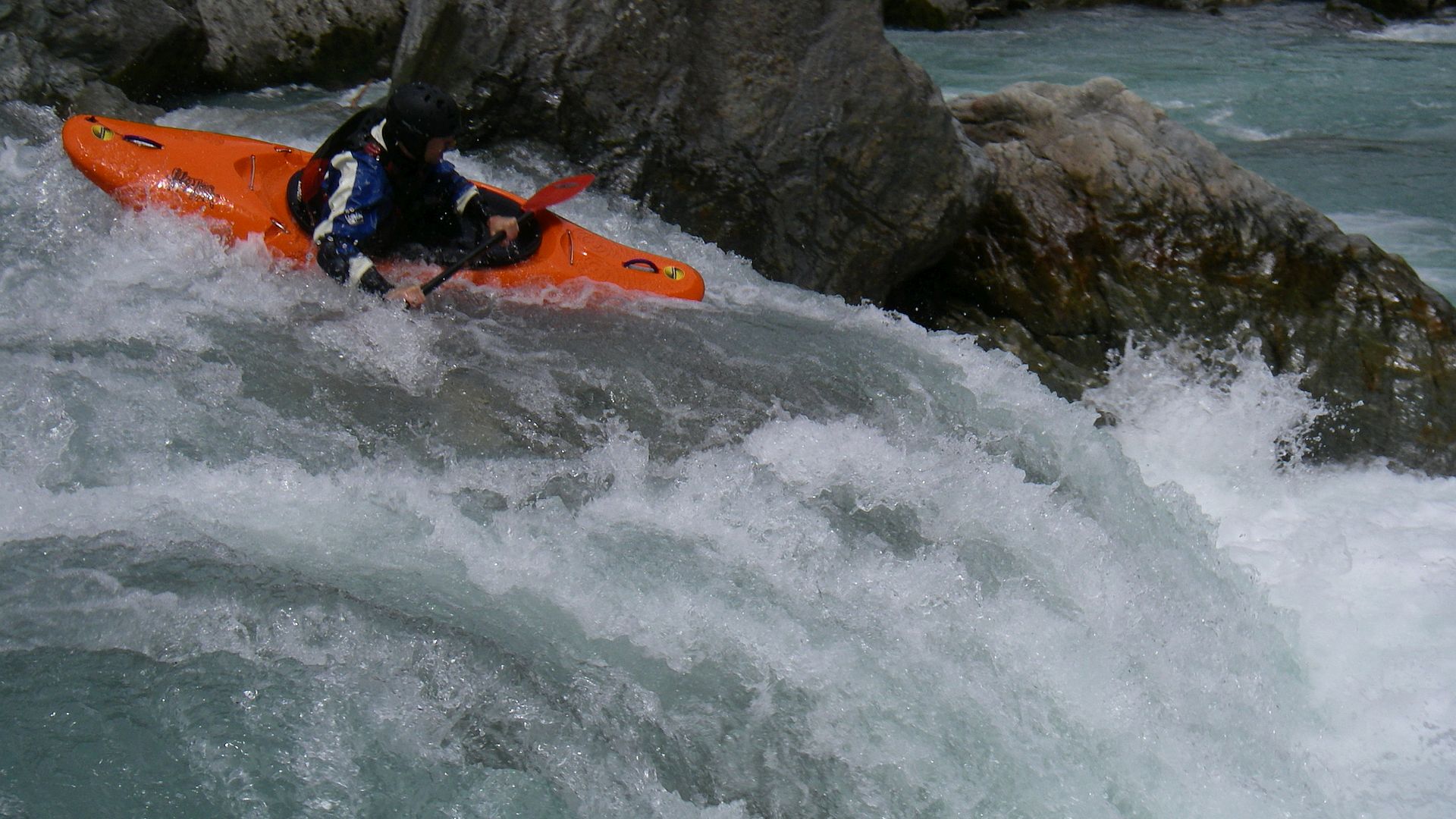 Kajak, Fluss Inn, Abschnitt Ardez - Rafteinstieg (Ardez Schlucht) Himmelsgucker nach der Hängebrücke 🛶 Christoph M.
