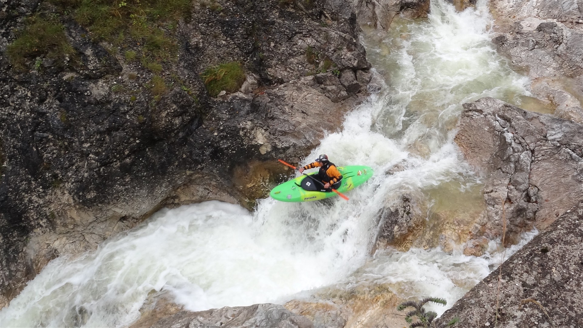 Kajak, Fluss Offenseebach, Abschnitt No Brainer Wasserfälle 2. Stufe 