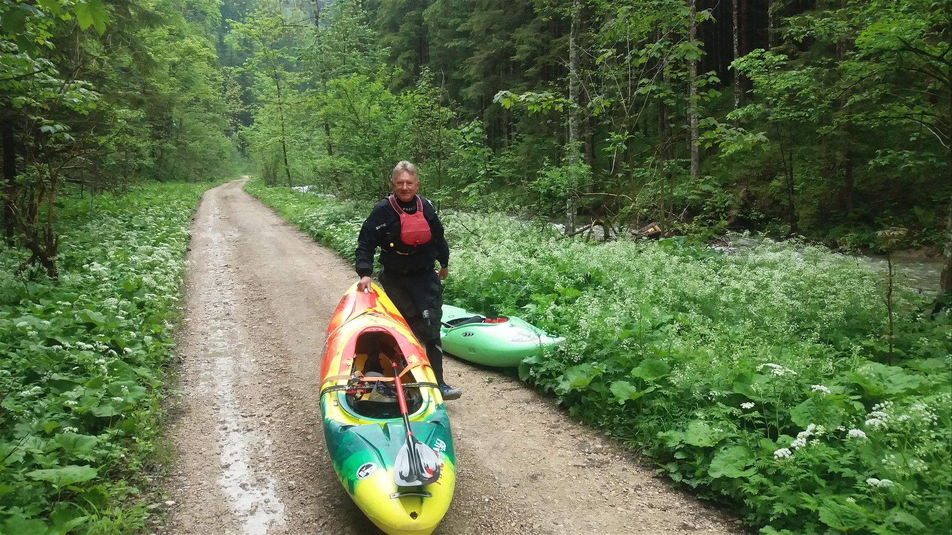 Kajak, Fluss Reichraming, Abschnitt Weißwasser - Reichraming 2 Km zum Einstieg 