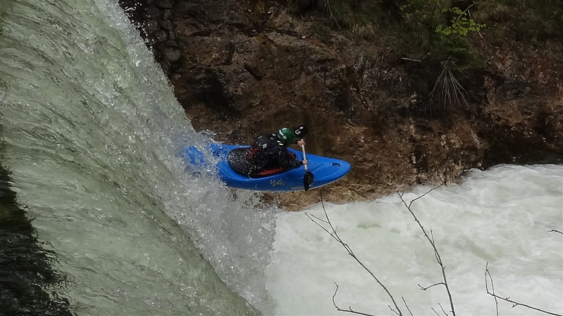 Kajak, Fluss Frauenweissenbach, Abschnitt Oberlauf Wehr nach dem Parkplatz 