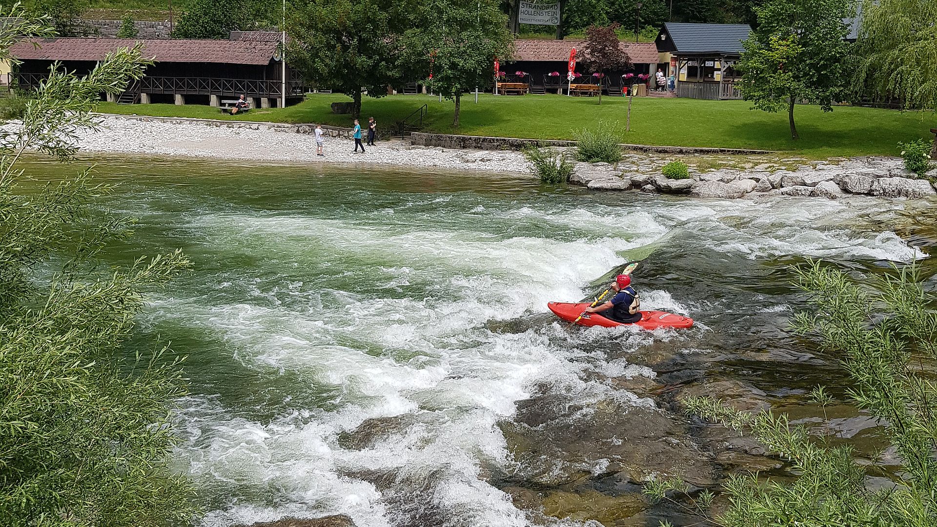 Kajak, Fluss Ybbs, Abschnitt Hollenstein - Ofenbach vor dem Einstieg Strandbad Hollenstein 🛶 Peter F.
