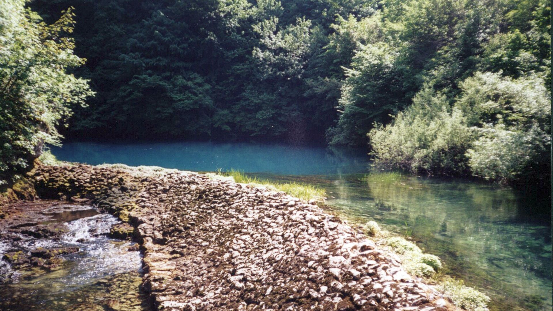 Kajak, Fluss Slunjčica, Abschnitt Karstquelle - Slunj Einstieg blauer See der Karstquelle 