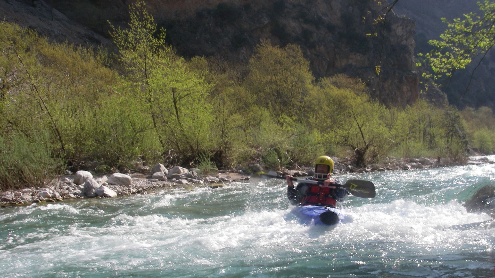 Kajak, Fluss Trikeriotis, Abschnitt Zusammenfluss - Rote Endklamm kleine Schwälle 