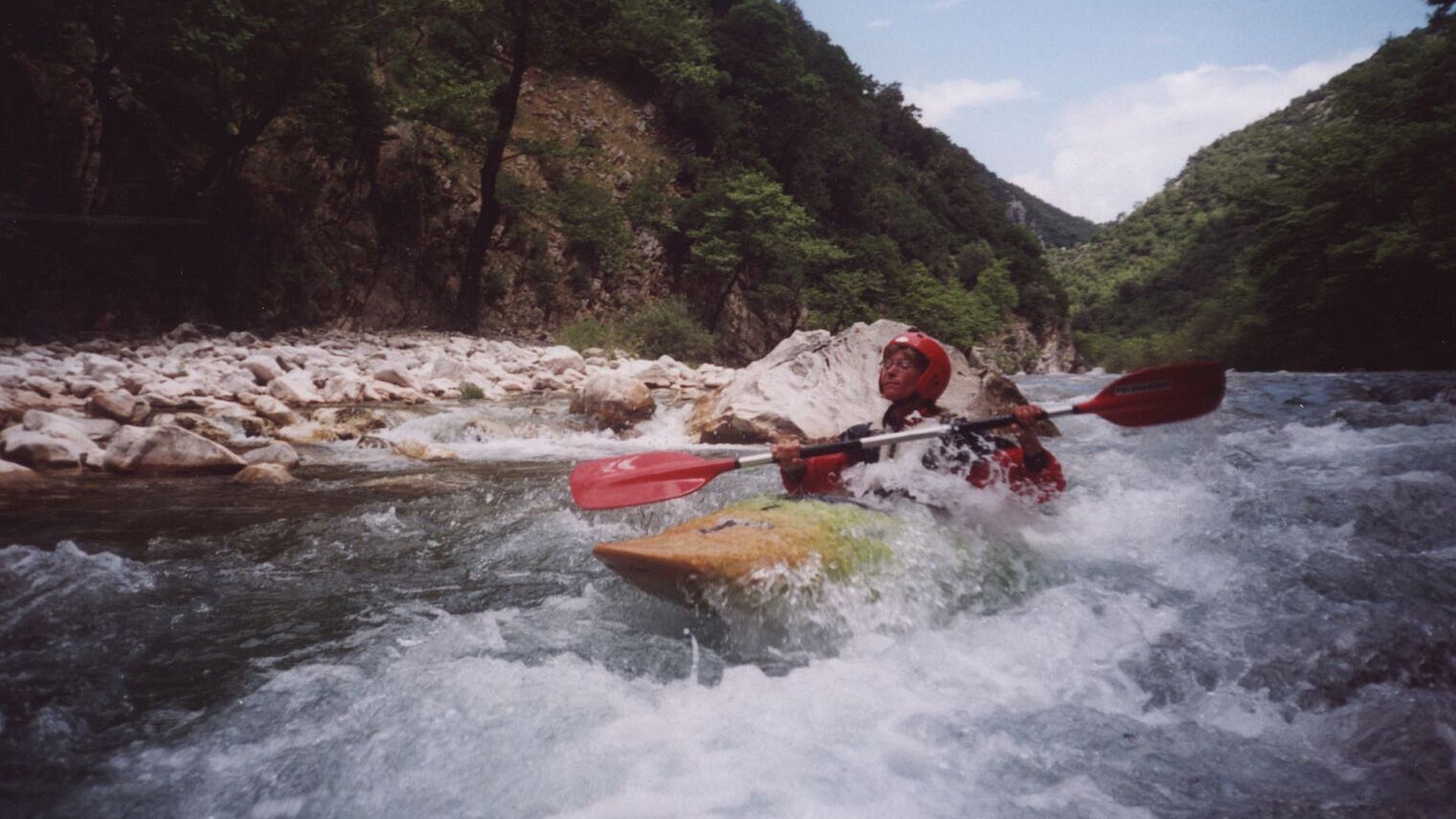 Kajak, Fluss Evinos, Abschnitt Poros - Vlachomandra (Schlucht) manchmal etwas Gefälle 🛶 Ulli F.