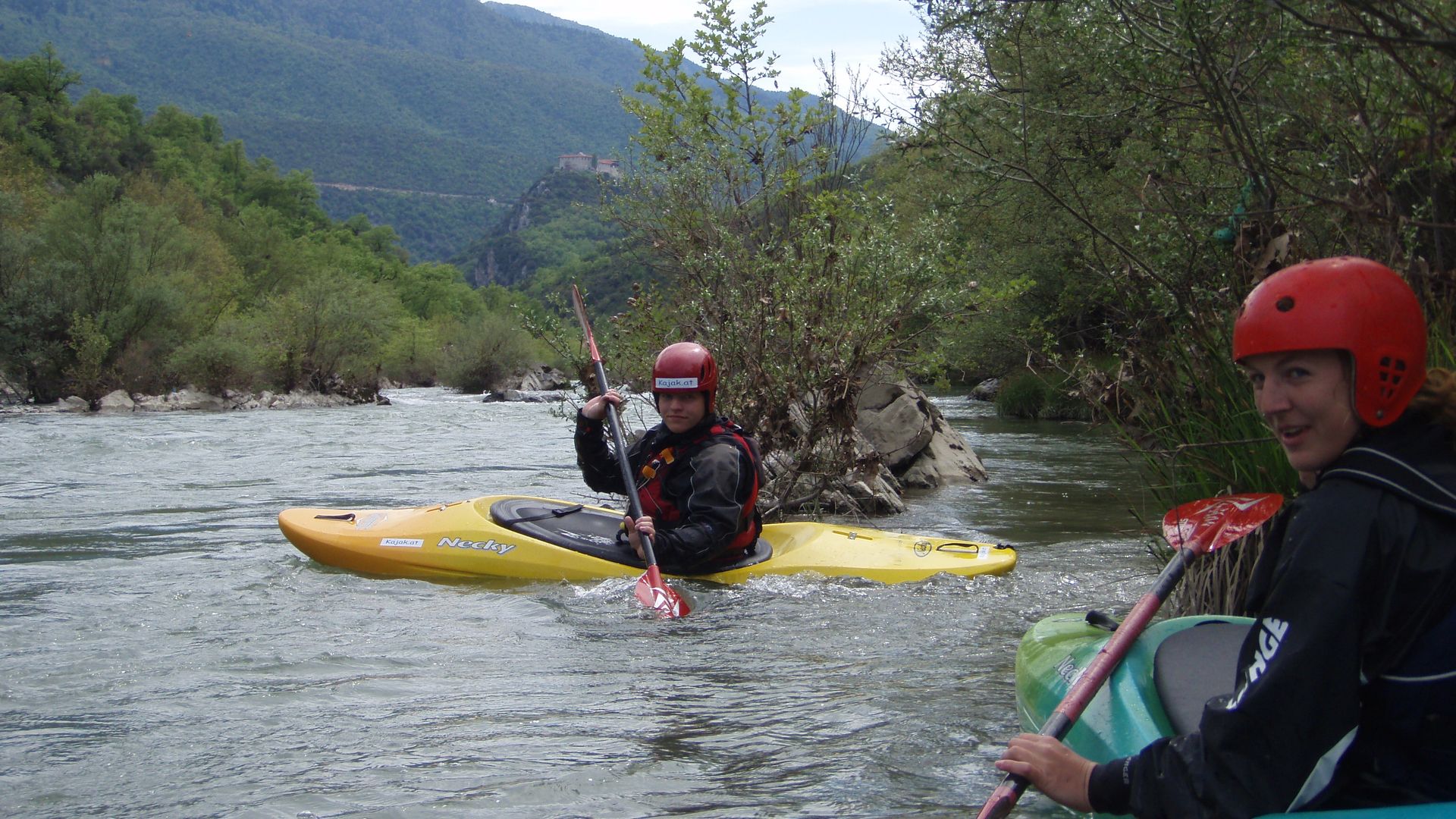 Kajak, Fluss Aliakmon, Abschnitt Paliouria - Elati (Klosterschlucht) nach dem Kloster 🛶 Alex B., Sarah Z.