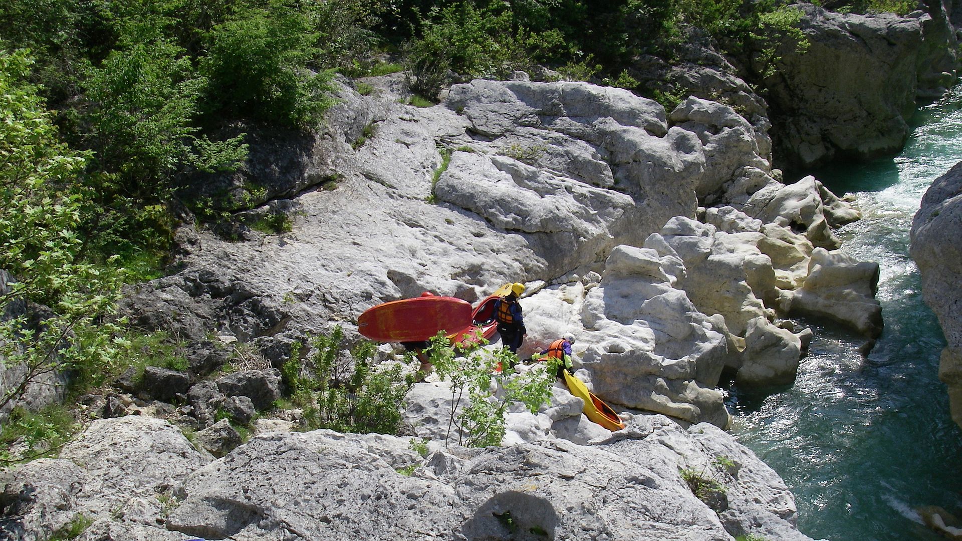 Kajak, Fluss Acheron, Abschnitt Vrysoula - Glyki (Weiße Schlucht) Einstieg nach dem Umtrager 🛶 LFC