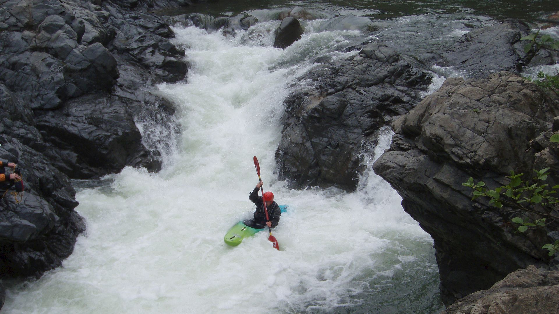 Kajak, Fluss Aoos, Abschnitt Vovousa - Paleoselli Einfahrt erste Klamm 🛶 Peter F.