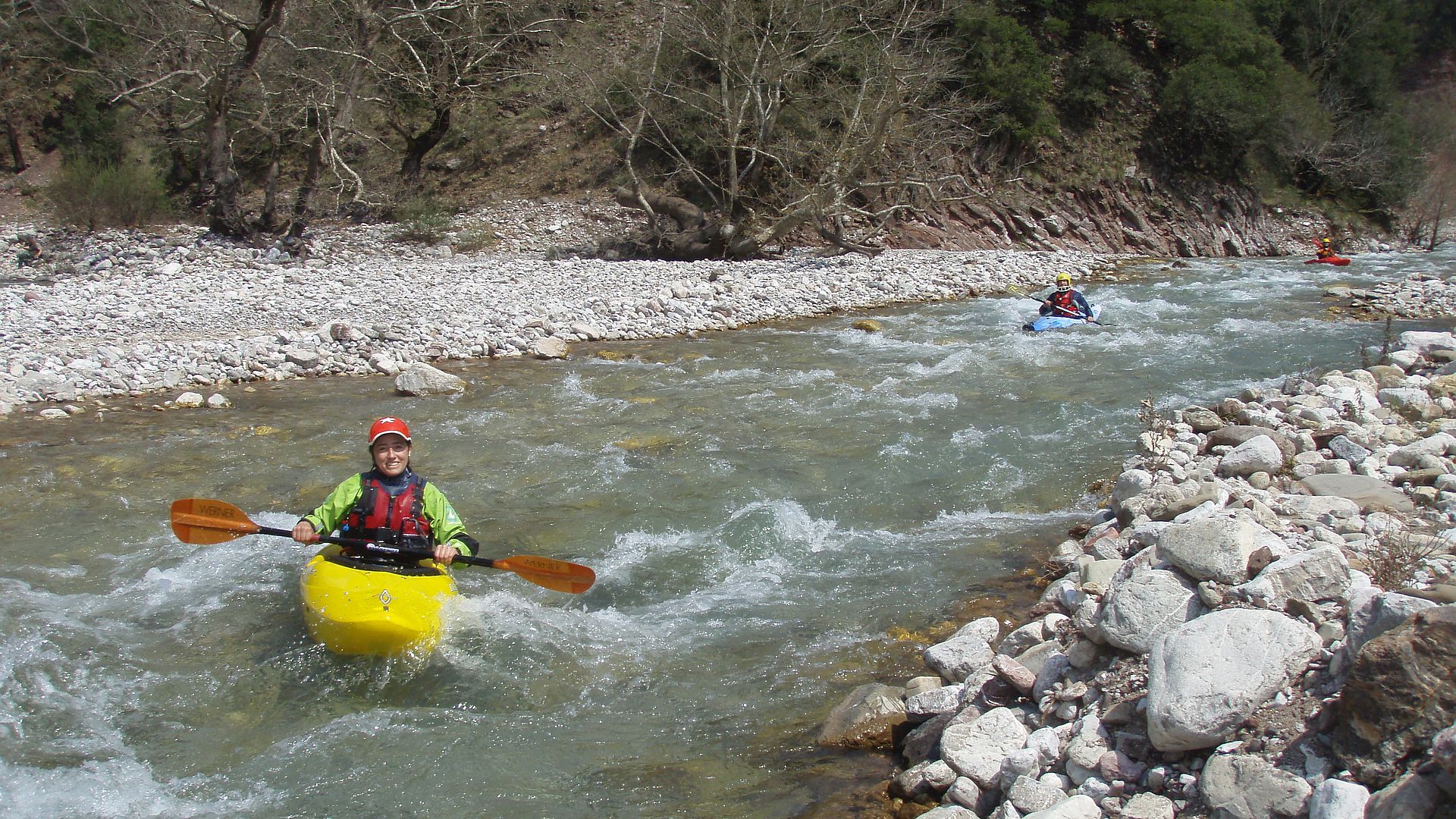 Kajak, Fluss Agrafiotis, Abschnitt Monastiraki - Kremasta Stausee (Unterlauf) flotte Kiesbettstrecke 🛶 Monika R.