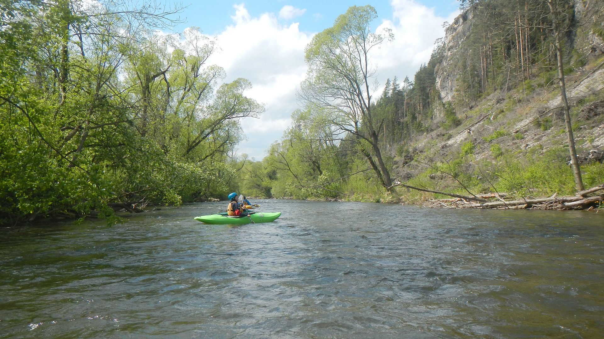 Kajak, Fluss Váh (Waag), Abschnitt Králova Lehota - Liptovsky Hradok Felswände 🛶 Patricia K.