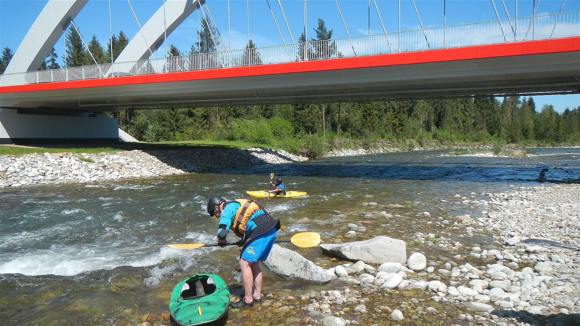 Kajak, Fluss Bialka, Abschnitt Trybsz Brücke - Frydman Camping Leg Einstieg vor der Brücke nahe Trybsz 🛶 Tom R., Franz H.