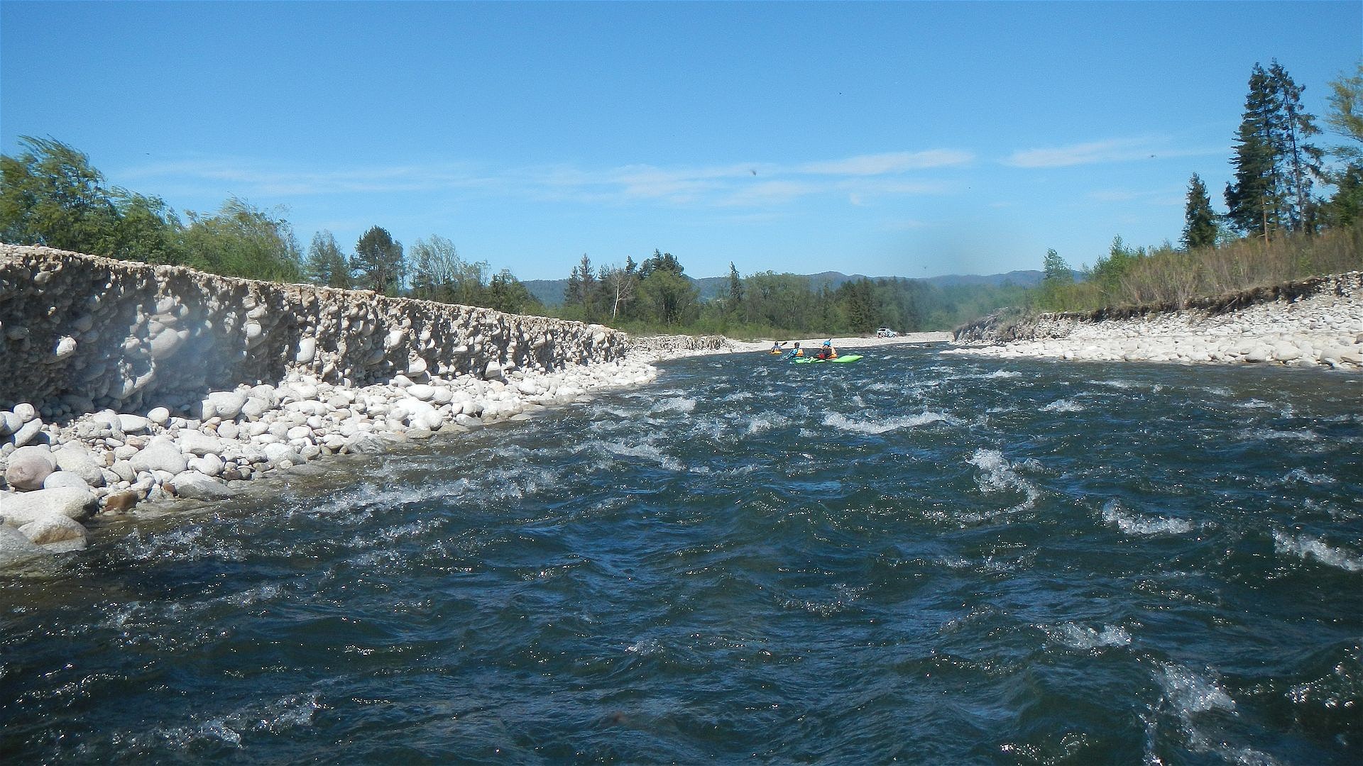Kajak, Fluss Bialka, Abschnitt Trybsz Brücke - Frydman Camping Leg ausgefrästes Kiesbett 🛶 Franz H., Tom R., Patricia K.