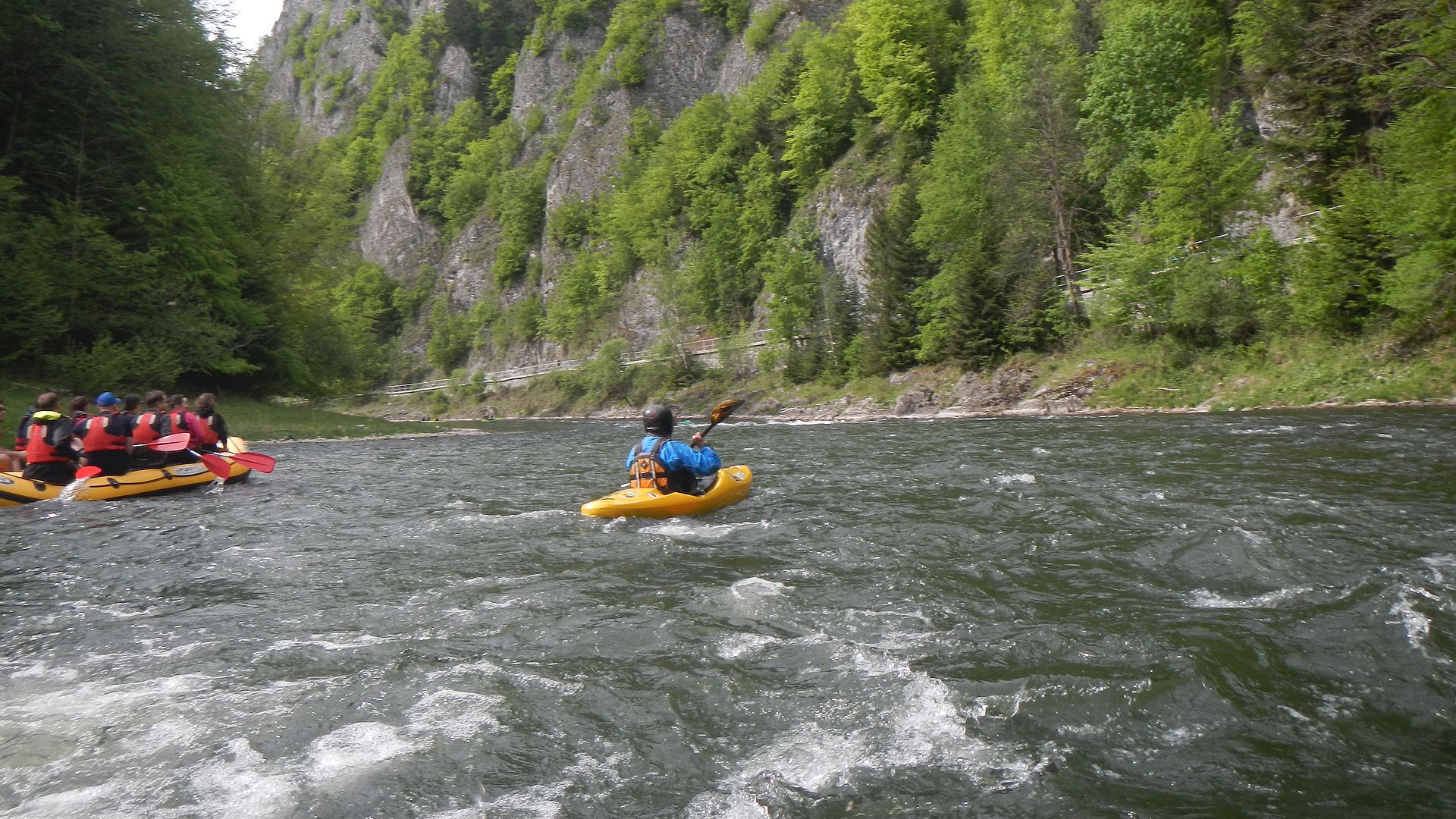 Kajak, Fluss Dunajec, Abschnitt Stromowce Wyzne - Kroscienko immer wieder Schwälle 🛶 Franz H.