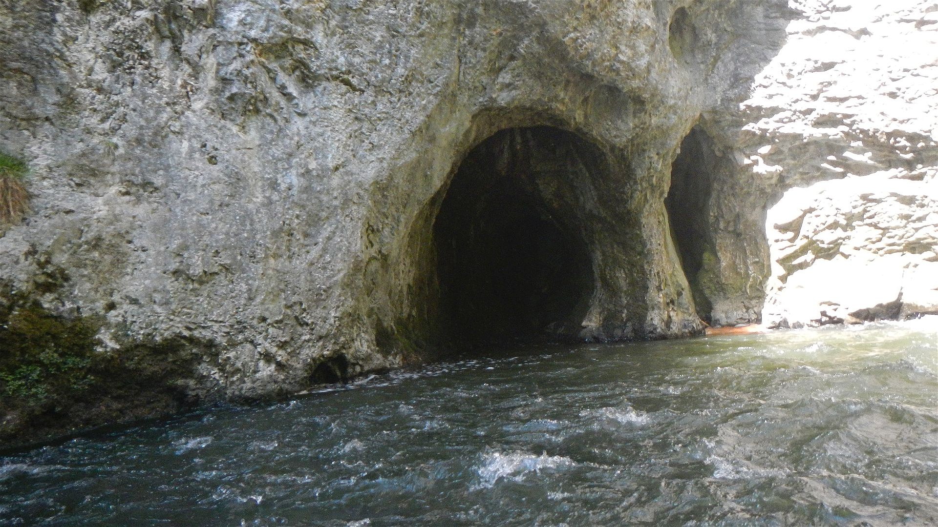 Kajak, Fluss Hornád, Abschnitt Hrabušice - Smižany Halbhöhlen 