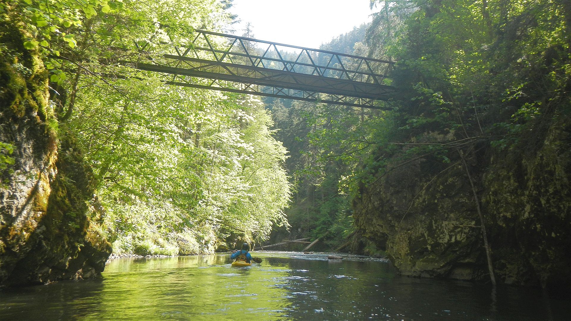 Kajak, Fluss Hornád, Abschnitt Hrabušice - Smižany viele Brücken 🛶 Franz H.