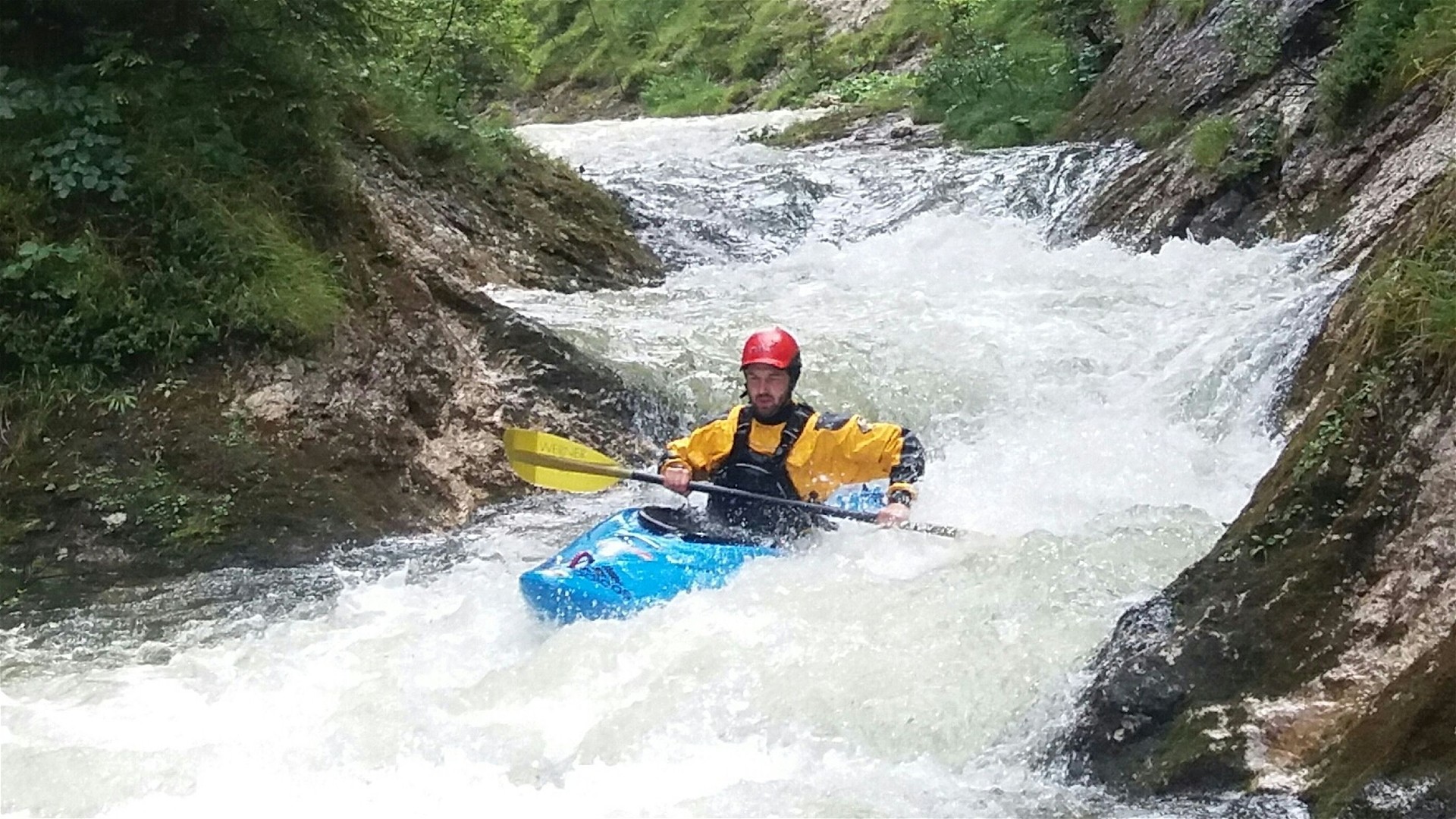 Kajak, Fluss Vorderer Rettenbach, Abschnitt Brücke - Stausee Einfahrt 1. Klamm 