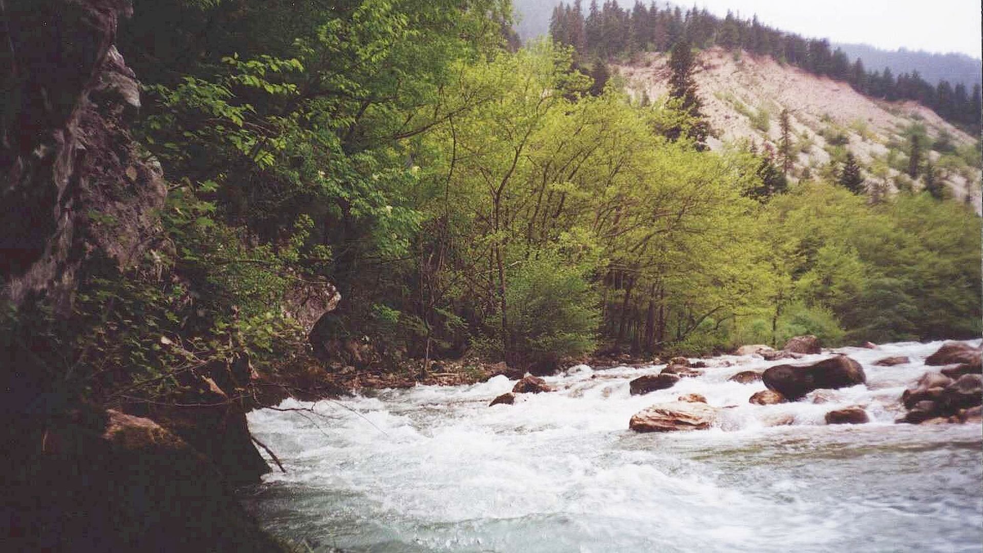 Kajak, Fluss Acheloos, Abschnitt Polythea - Armatoliko (Oberlauf) verblockt 