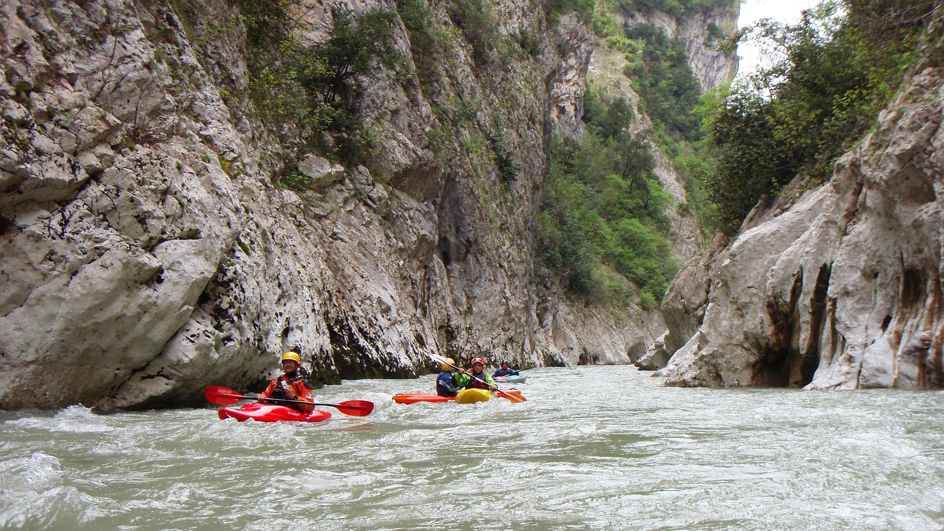 Kajak, Fluss Kalaritikos, Abschnitt Kalarites - Plaka nach der Mündung in den Arachtos 