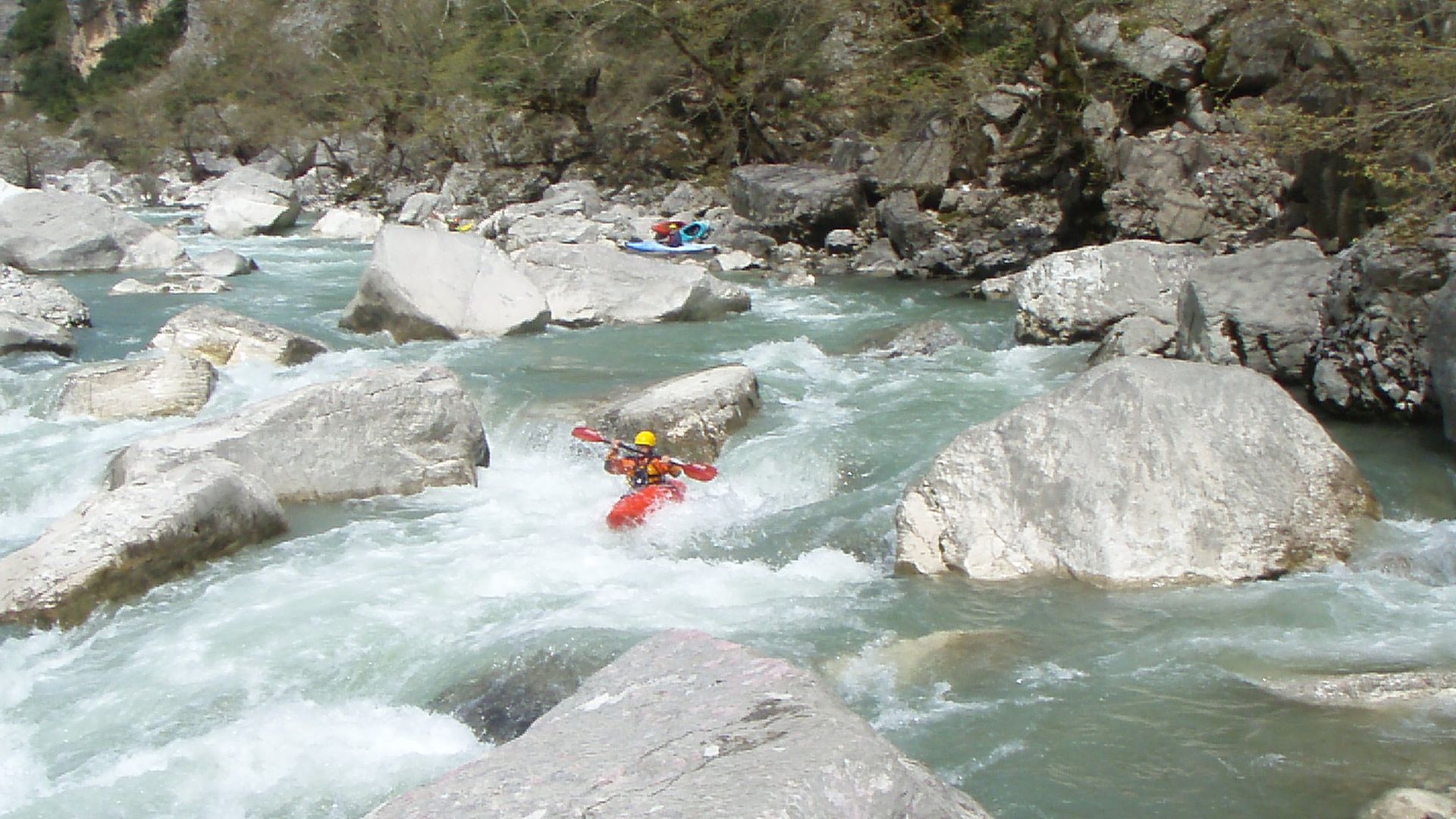 Kajak, Fluss Arachthos, Abschnitt Charokopi - Plaka (Milchstraße + Klamm) stark verblockt und stufig 🛶 Thomas D.