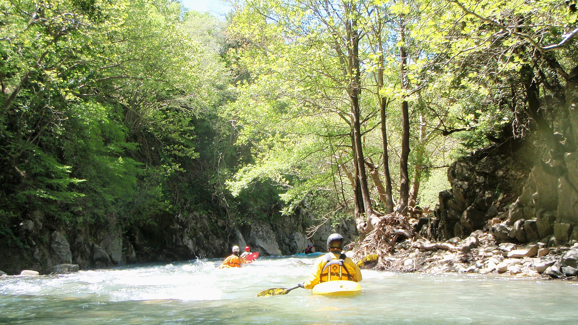 Kajak, Fluss Mornos, Abschnitt Mousounitsa - Stausee (Standardstrecke) kleine Schlucht 🛶 LFC