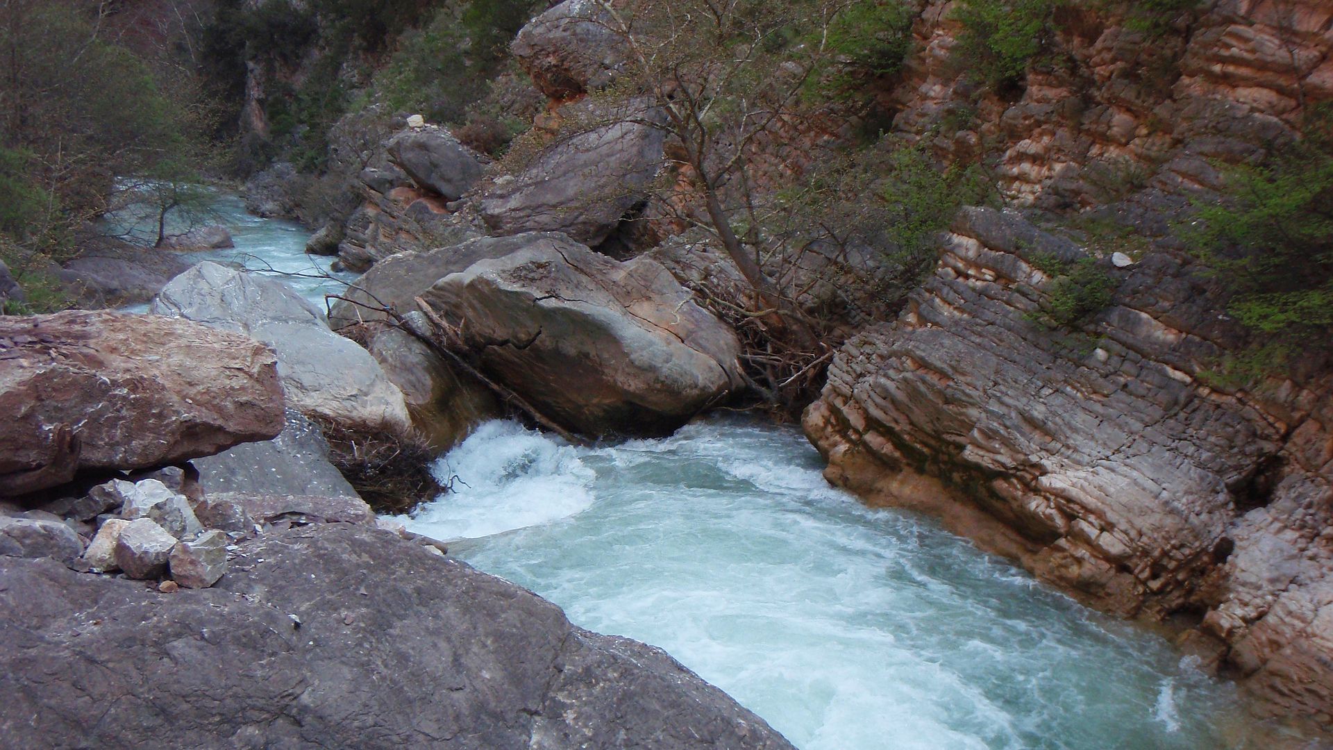 Kajak, Fluss Selinountas, Abschnitt Petsakoi - 4m Wehr (Obere Schlucht) Siphon nach dem Katarakt 
