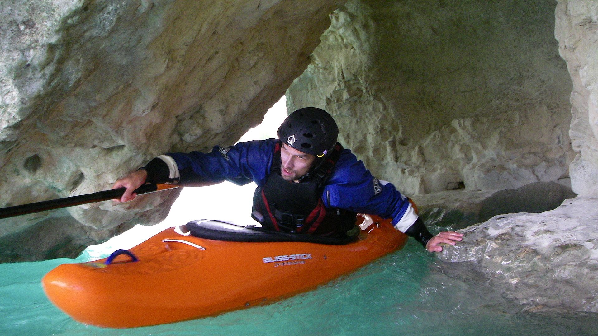 Kajak, Fluss Verdon, Abschnitt Carajuan - Stausee (Grand Canyon du Verdon) "fahrbarer Siphon" nach dem "Hundeknochen" 🛶 Christoph M.