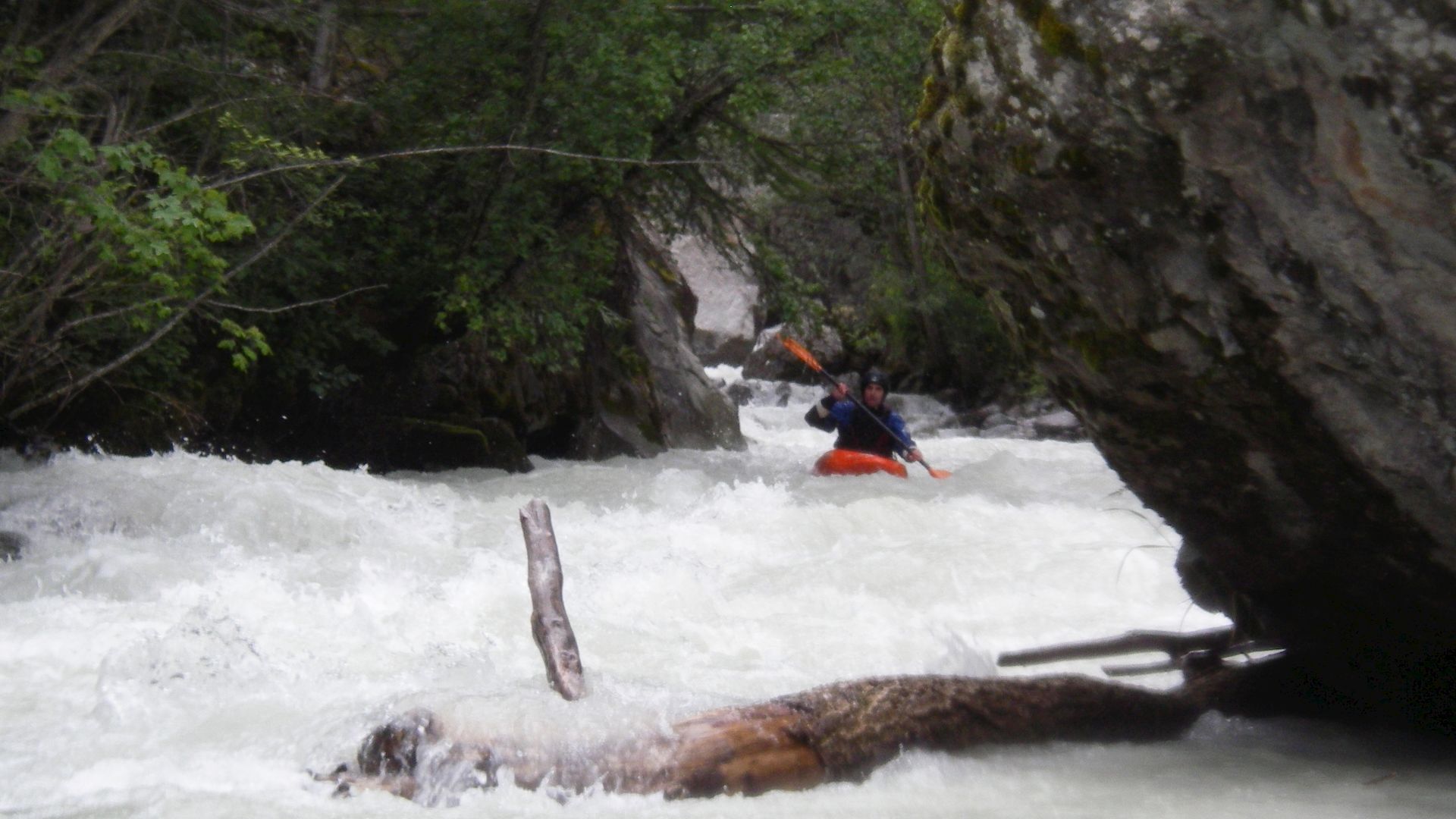 Kajak, Fluss Gyr, Abschnitt St. Antoine - Vallouise kurze Schlucht am Beginn 🛶 Christoph M.