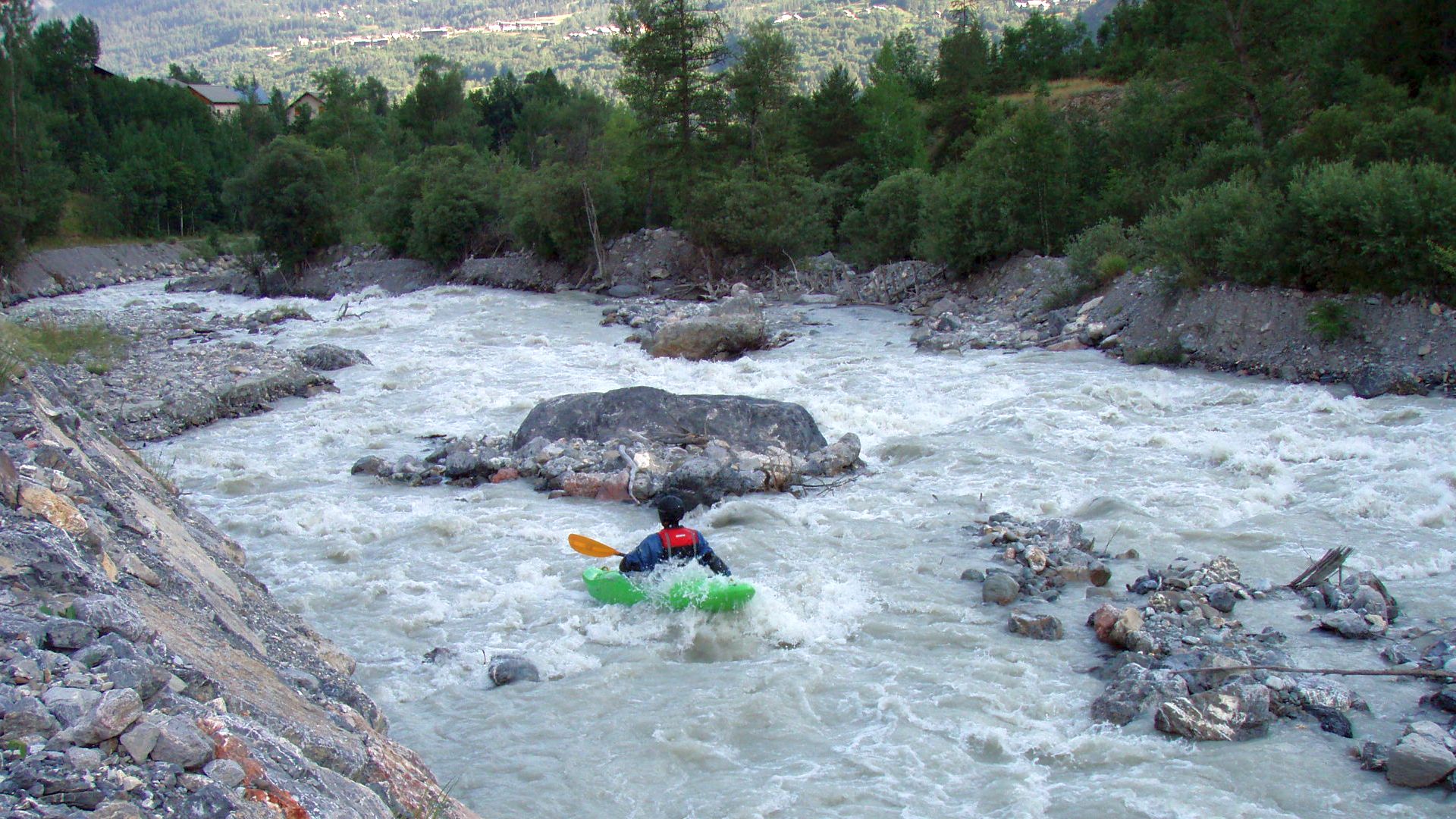 Kajak, Fluss Gyr, Abschnitt St. Antoine - Vallouise linke Linie im Katarakt 🛶 Walter P.