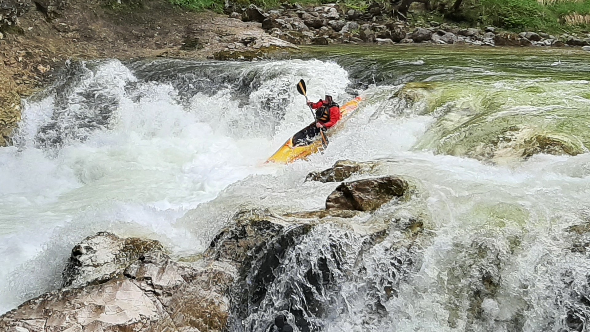 Kajak, Fluss Brandenberger Ache, Abschnitt Pinegger Klamm Pinegg 