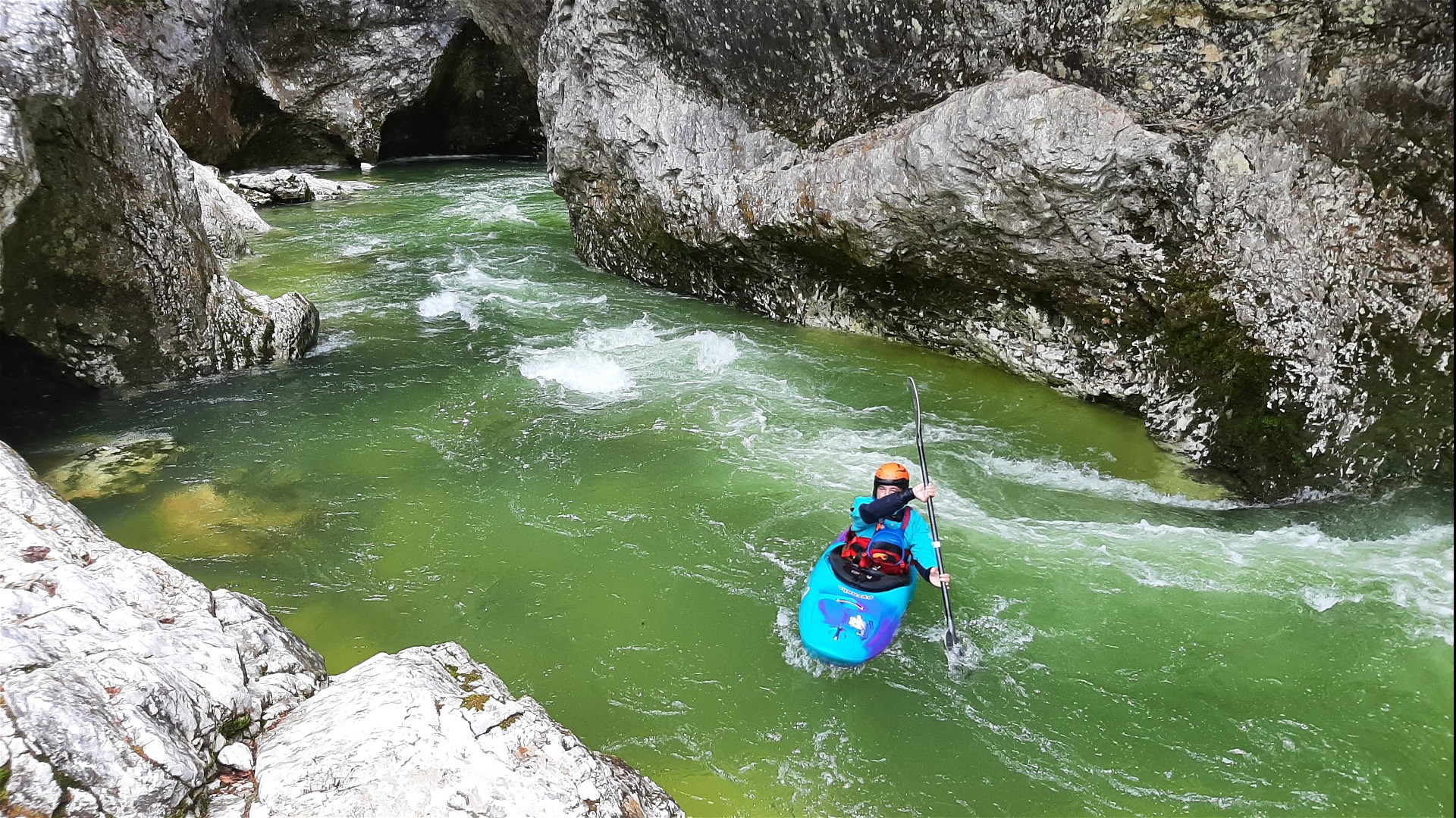 Kajak, Fluss Brandenberger Ache, Abschnitt Pinegger Klamm Pinegg 