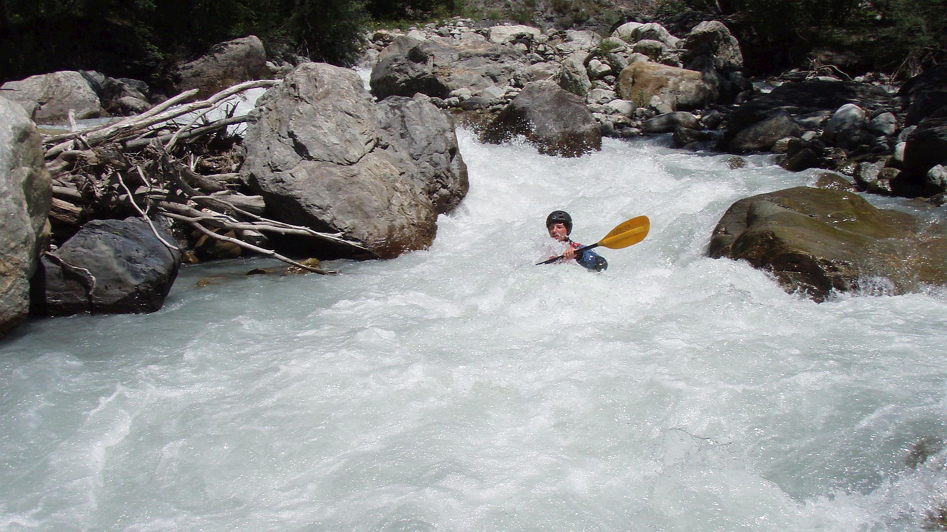 Kajak, Fluss Romanche, Abschnitt La Grave - Staumauer flotte Kurve 🛶 Walter P.