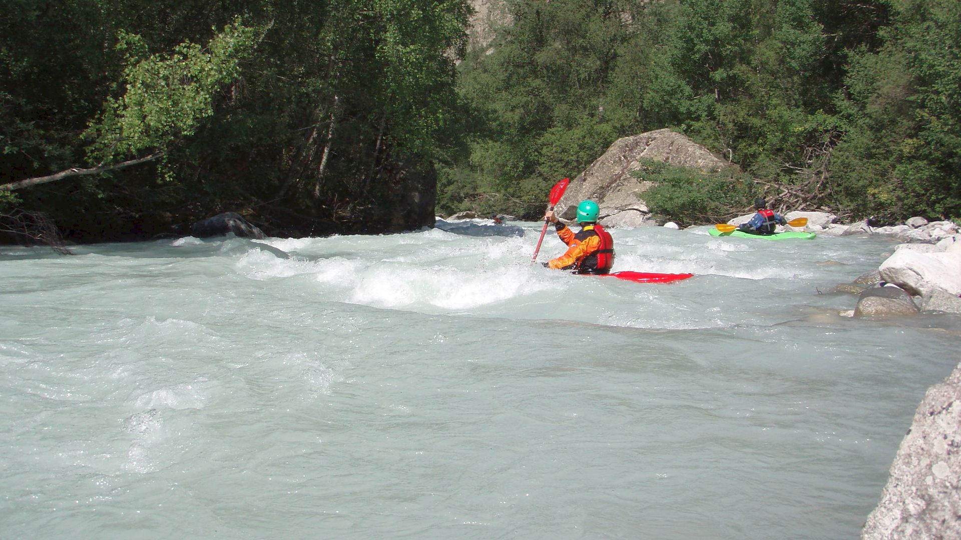 Kajak, Fluss Vénéon, Abschnitt La Berarde - Champhorent milchiges Gletscherwasser 🛶 Max M., Walter P., Patrick M.