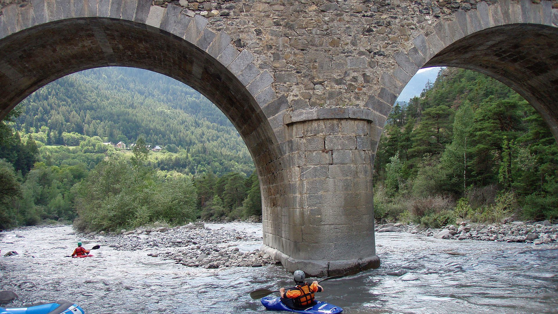 Kajak, Fluss Ubaye, Abschnitt Le Martinet - Le Lauzet Einstieg bei der Steinbrücke 🛶 Patrick M., Max M.