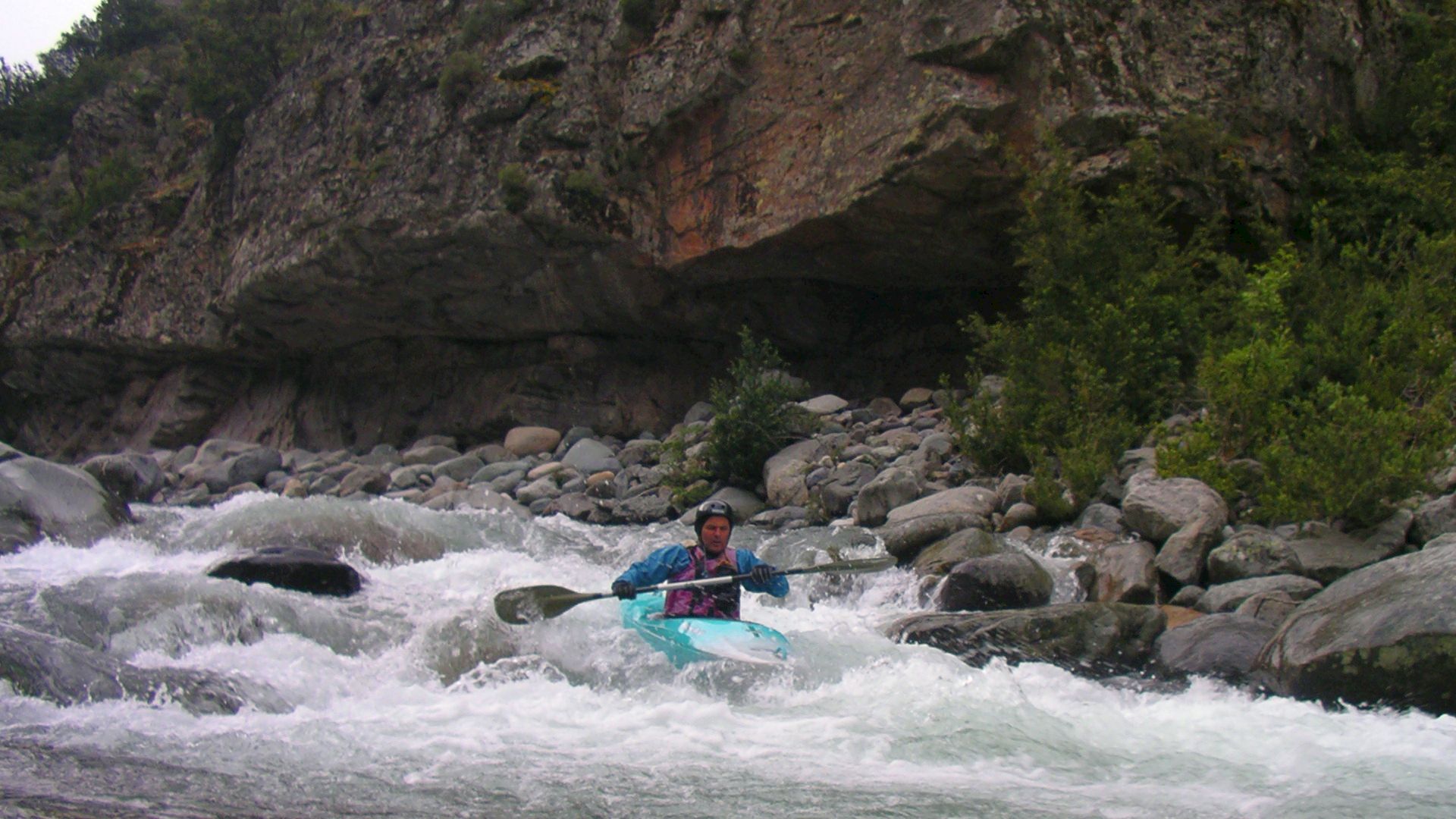 Kajak, Fluss Asco, Abschnitt Asco - Golo Mündung (Standardstrecke) stufige Verblockung am Beginn 🛶 Werner R.