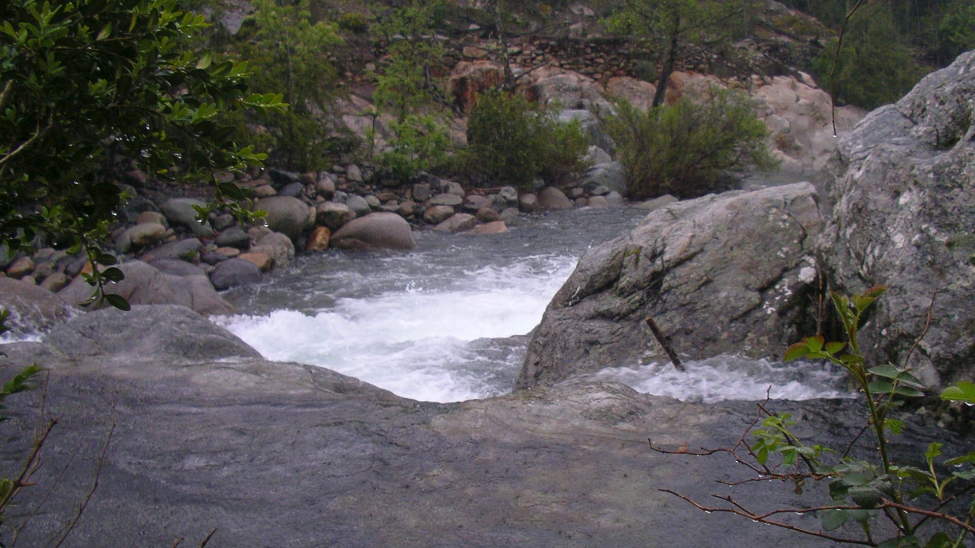 Kajak, Fluss Asco, Abschnitt Asco - Golo Mündung (Standardstrecke) Drosselgasse Ausgangsstufe 