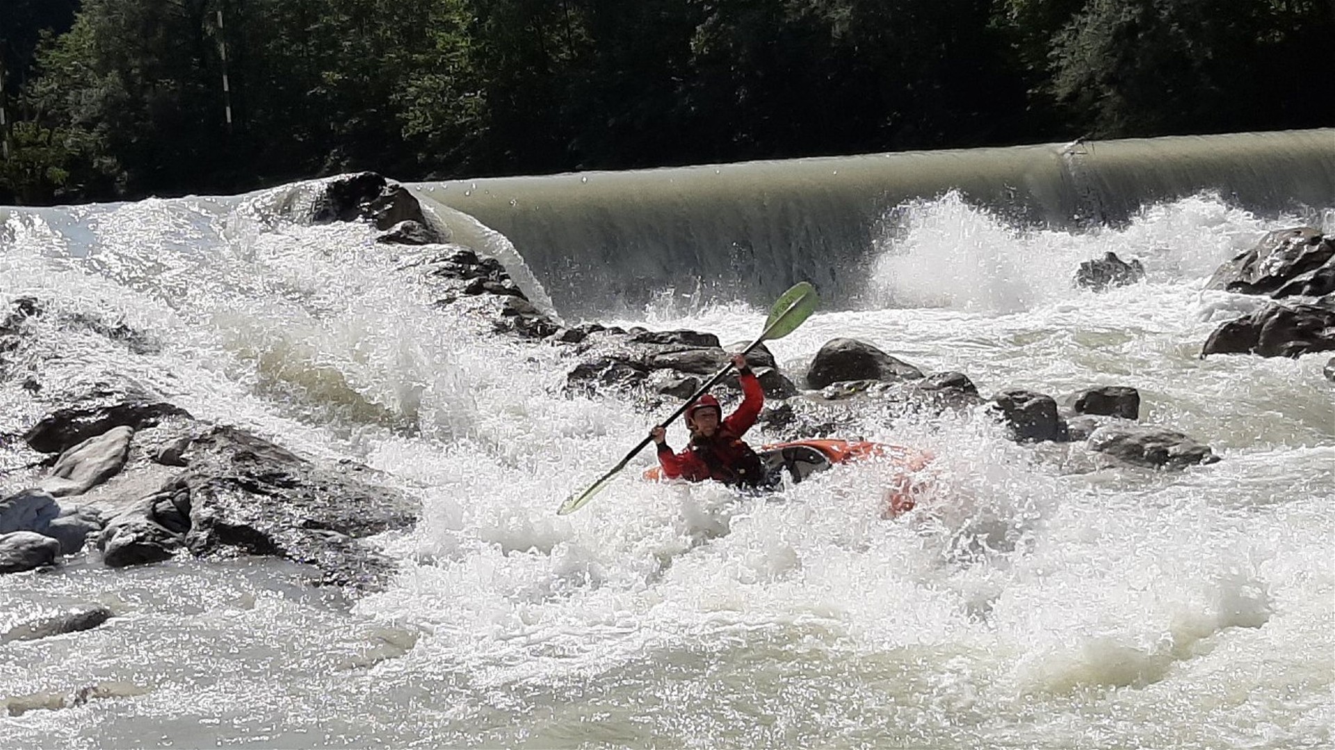 Kajak, Fluss Saalach, Abschnitt Weißbach - Lofer (St. Martin Schlucht) Bootsrutsche in St Martin 