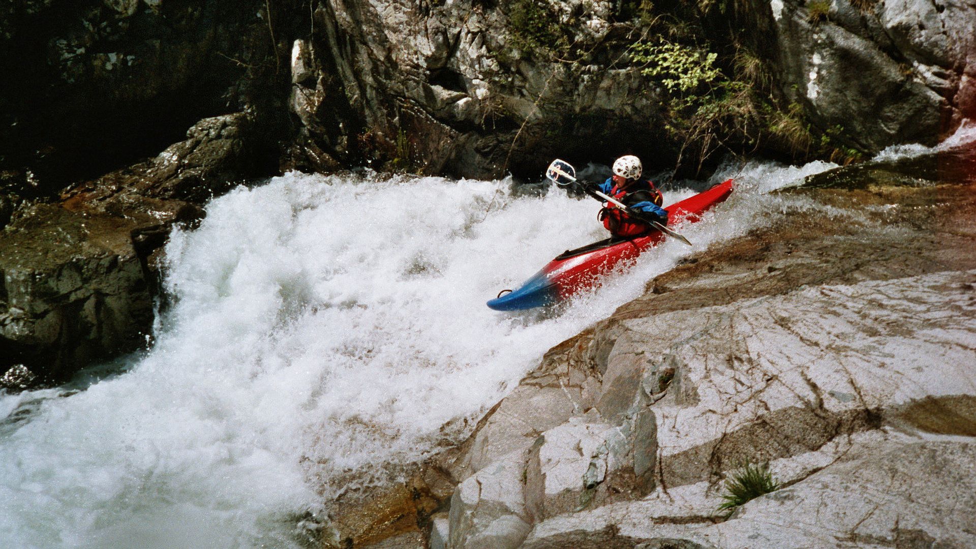 Kajak, Fluss Lizola, Abschnitt Soccia - Guagno les Bains viele Abfälle 🛶 Sepp G.