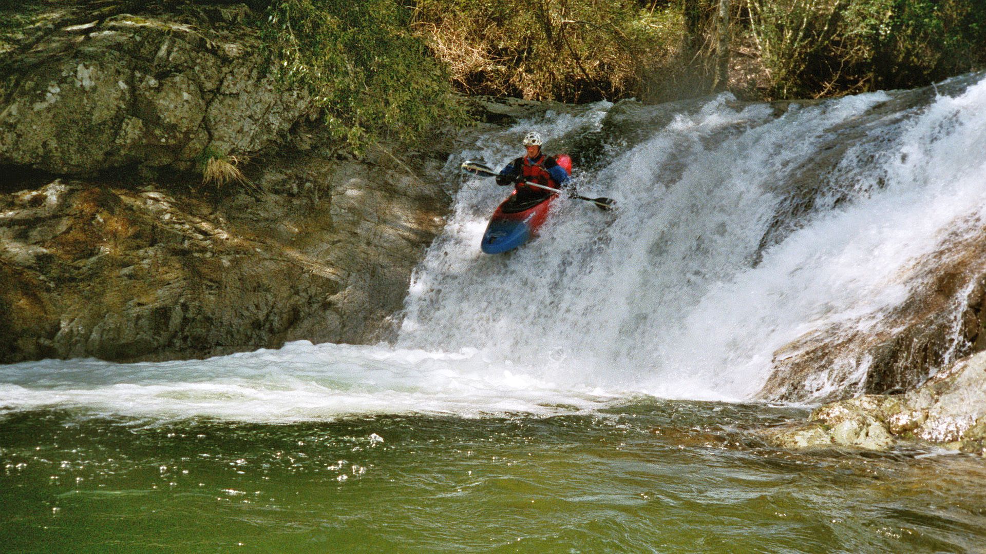 Kajak, Fluss Lizola, Abschnitt Soccia - Guagno les Bains der gutmütige 4m Fall 🛶 Sepp G.